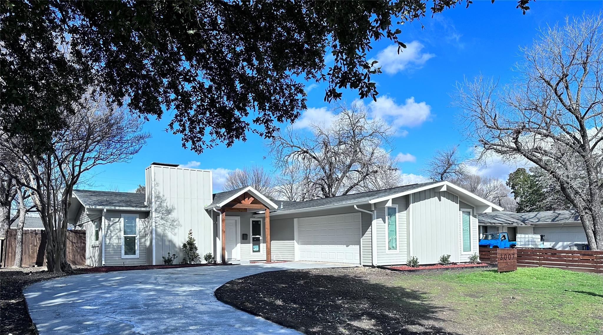 Royal Ln · front exterior